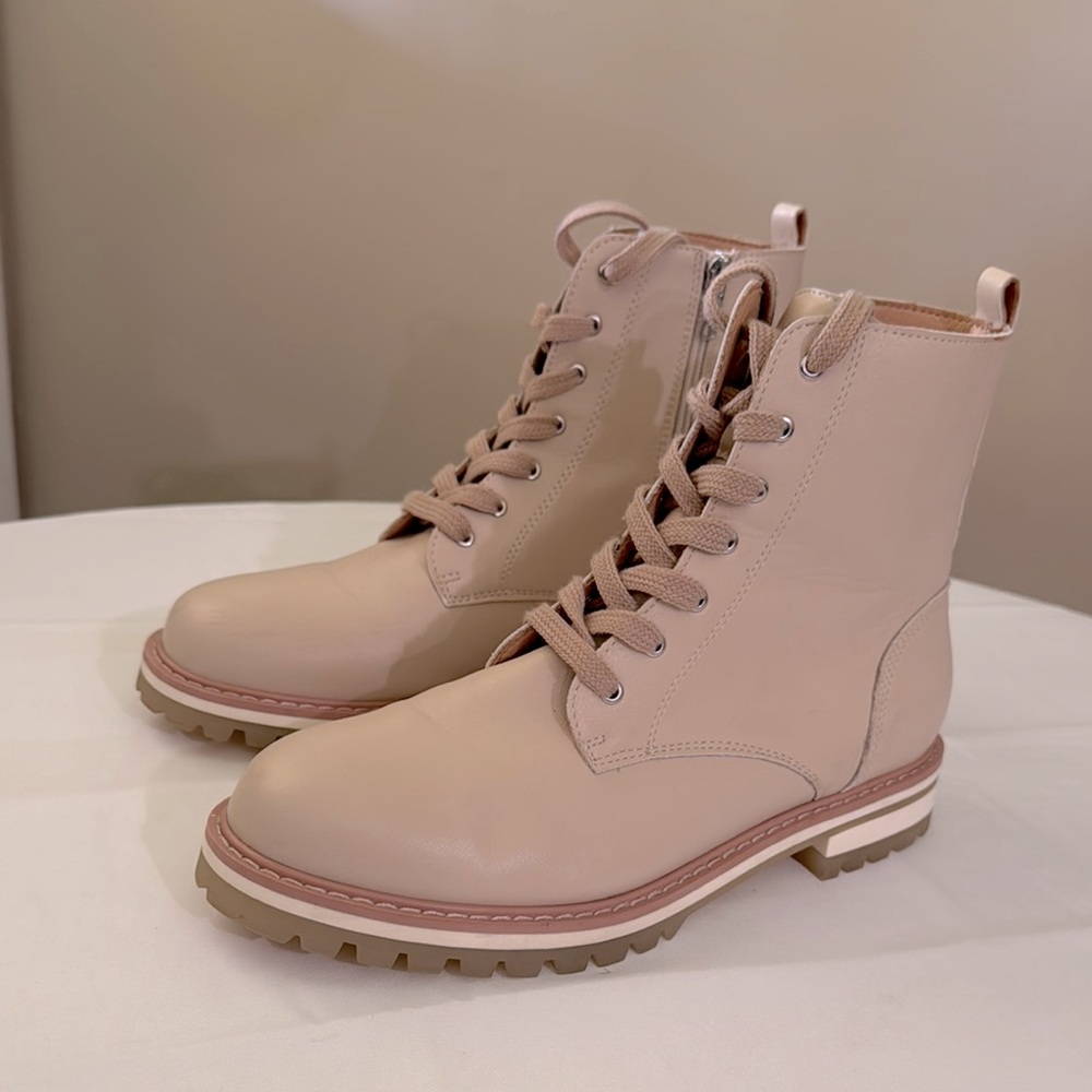 Oasis Society Elegant Cream Utility Lace-Up Ankle Boots Combat Women's Size 9